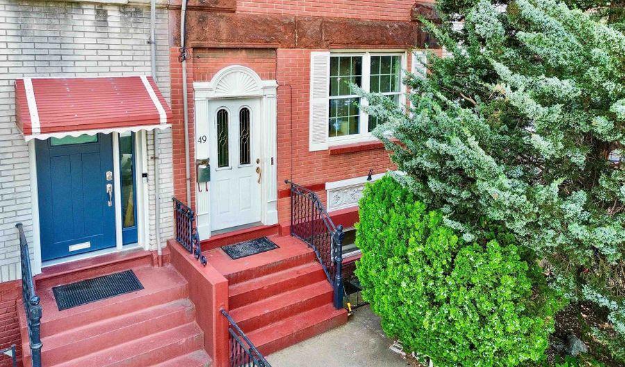49 E 33RD St, Bayonne, NJ 07002 - 3 Beds, 3 Bath