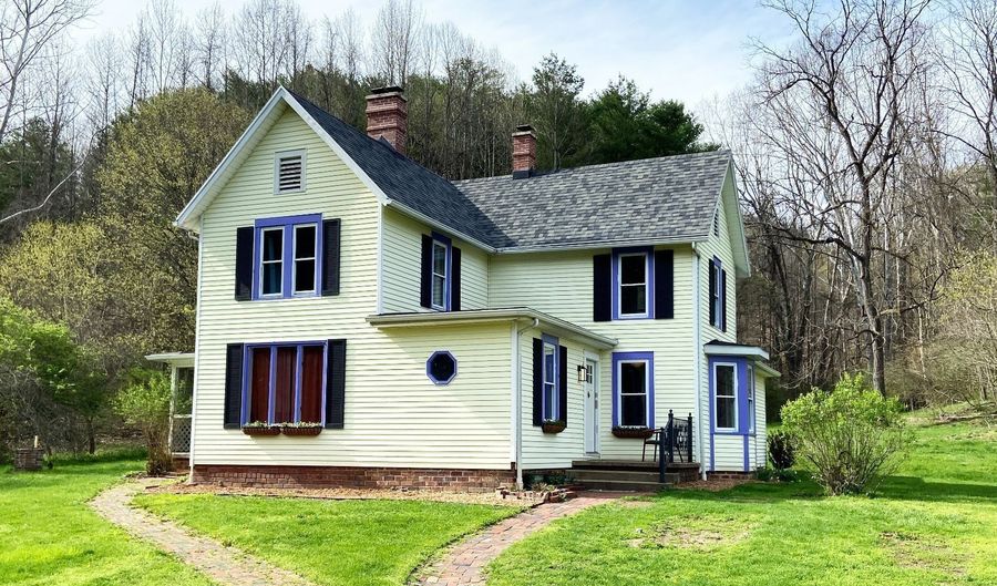 11522 Strouds Run Rd, Athens, OH 45701 - 4 Beds, 2 Bath