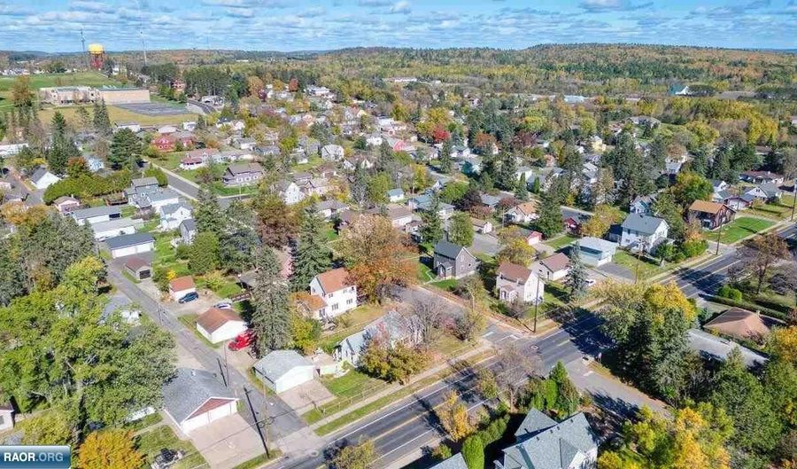 101 N Fayal Ave, Eveleth, MN 55734 - 2 Beds, 2 Bath