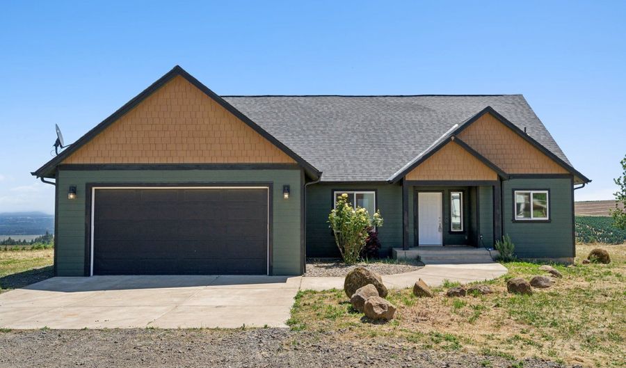 8278 SE Sky Vista Dr, Amity, OR 97101 - 3 Beds, 2 Bath