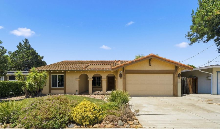72 W Lake Dr, Antioch, CA 94509 - 3 Beds, 2 Bath