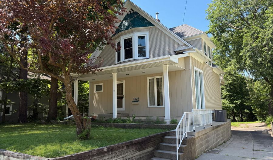 3023 Woodland St, Ames, IA 50014 - 3 Beds, 2 Bath