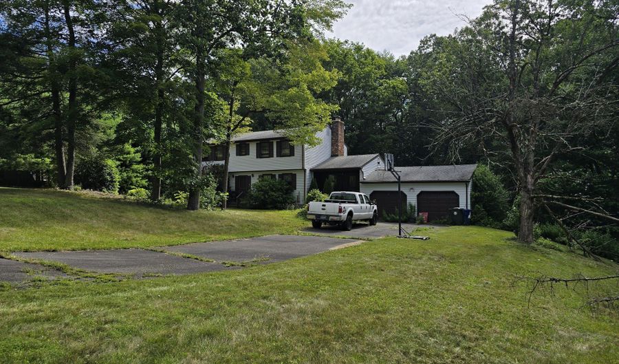 50 Woodhaven Dr, Burlington, CT 06013 - 4 Beds, 3 Bath
