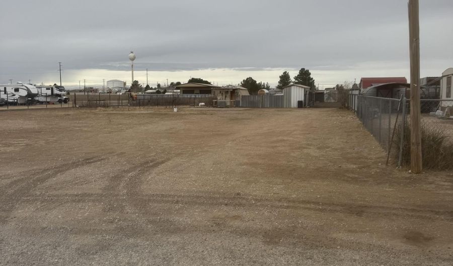 5609 5611 Sioux Rd, Carlsbad, NM 88220 - 0 Beds, 0 Bath