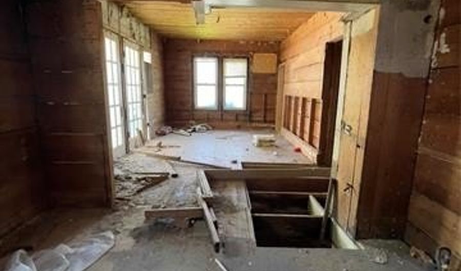 605 N Washington, Ardmore, OK 73401 - 4 Beds, 2 Bath