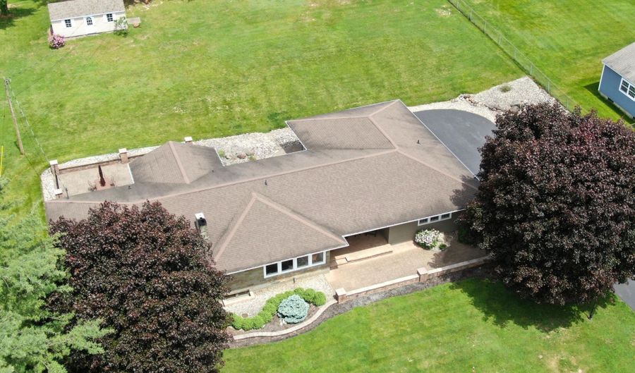 109 Golf Course Rd, Amsterdam, NY 12010 - 4 Beds, 3 Bath