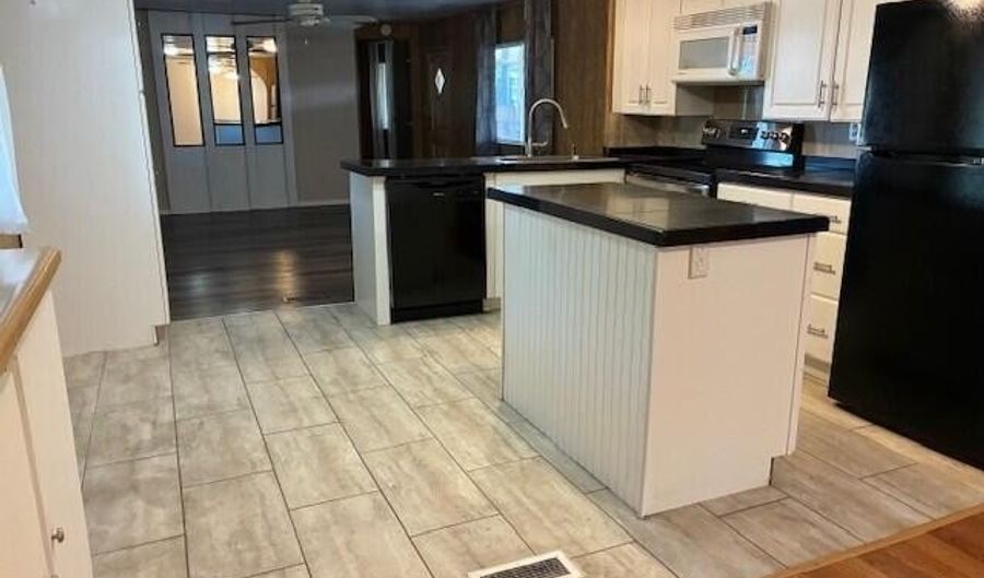 182 N Warren Rd, Benson, AZ 85602 - 3 Beds, 2 Bath