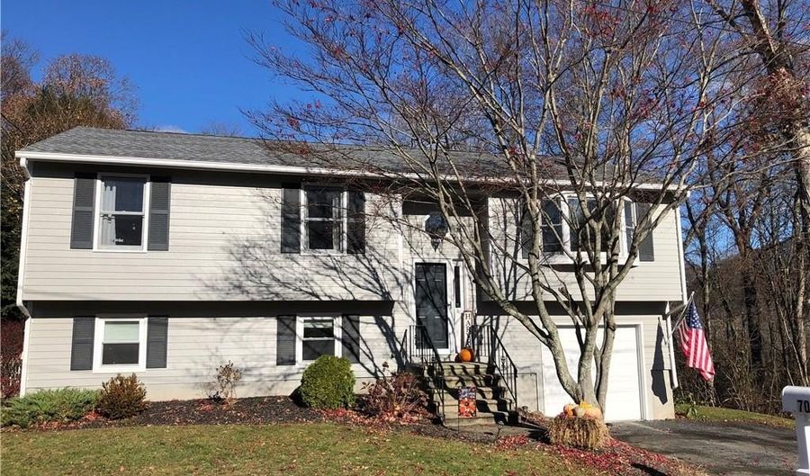 70 Mohawk St, Cumberland, RI 02864 - 3 Beds, 2 Bath