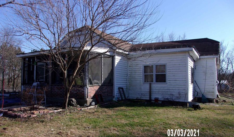 740 S Leatherwood Rd, Bedford, IN 47421 - 3 Beds, 1 Bath