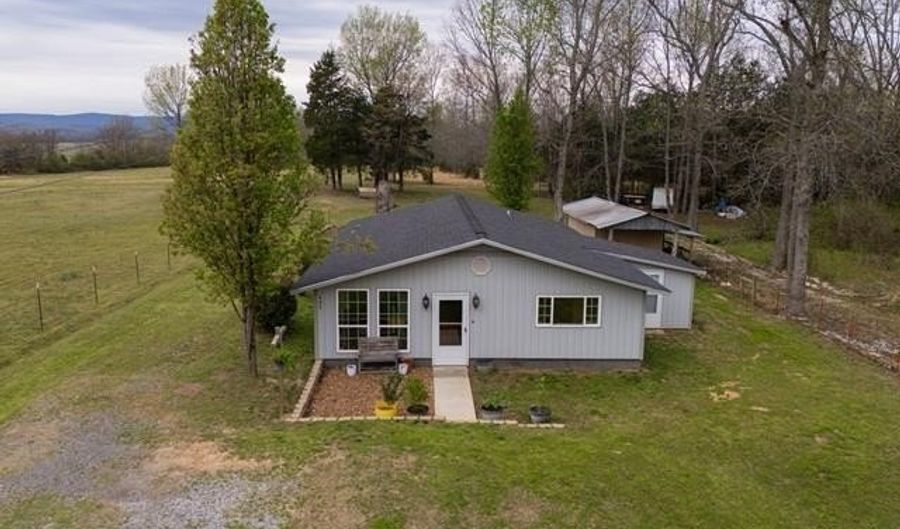 495 Brushy Rd, Batesville, AR 72501 - 2 Beds, 1 Bath