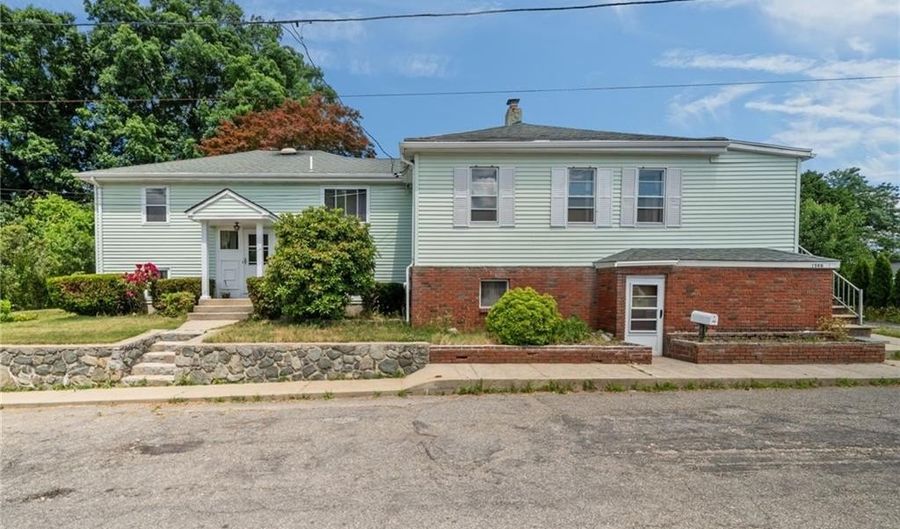 157 New St, North Providence, RI 02904 - 4 Beds, 3 Bath