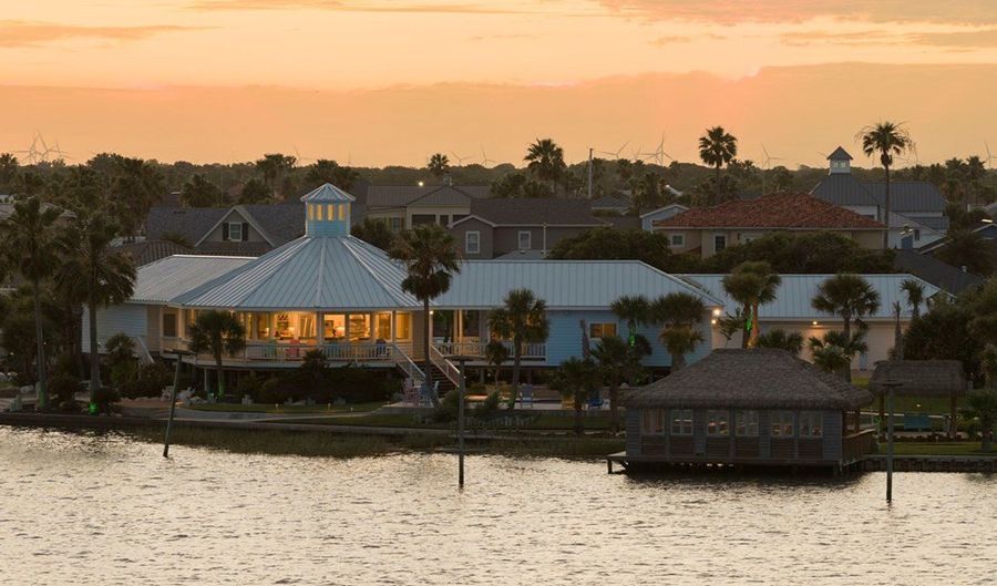 140 Bay Hbr, Aransas Pass, TX 78336 - 7 Beds, 6 Bath