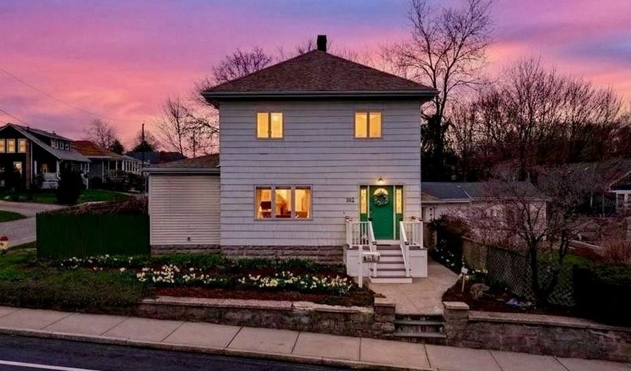102 Willett Ave, East Providence, RI 02915 - 3 Beds, 2 Bath