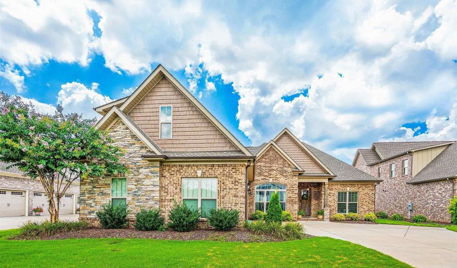 17643 Maree Dr, Athens, AL 35613 - 3 Beds, 3 Bath
