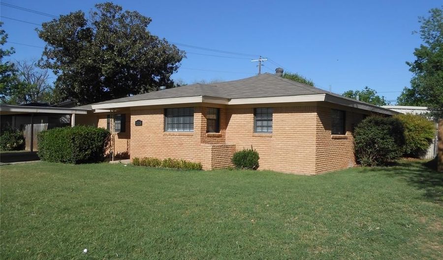2125 Barrow St, Abilene, TX 79605 - 4 Beds, 2 Bath