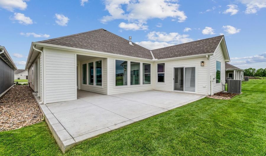 324 W Boxthorn Dr, Andover, KS 67002 - 2 Beds, 2 Bath