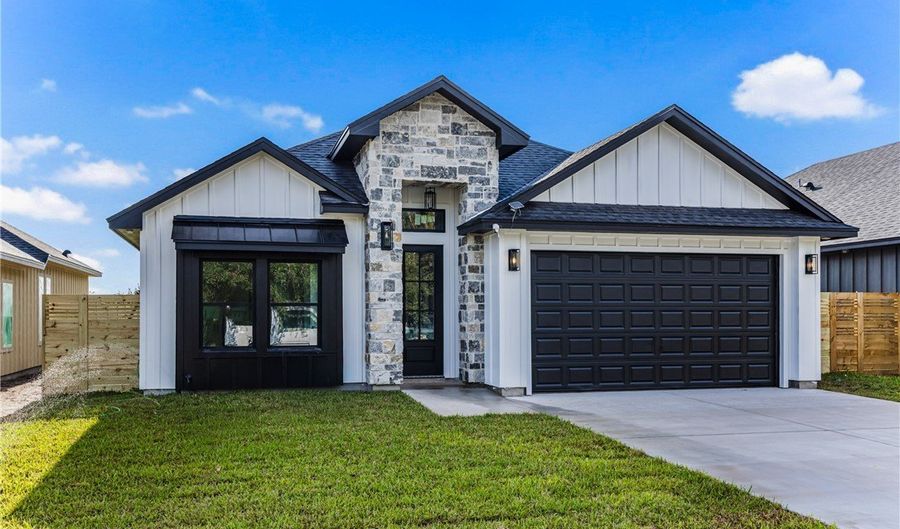 841 S 8th, Aransas Pass, TX 78336 - 3 Beds, 2 Bath