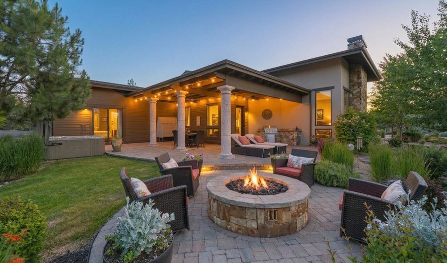 19372 Seaton Loop, Bend, OR 97702 - 4 Beds, 4 Bath