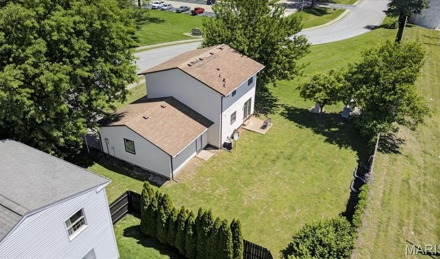 1707 Muny Vista Dr, Alton, IL 62002 - 3 Beds, 2 Bath