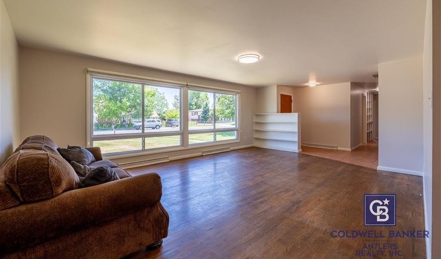 1507 26th St, Cody, WY 82414 - 3 Beds, 2 Bath