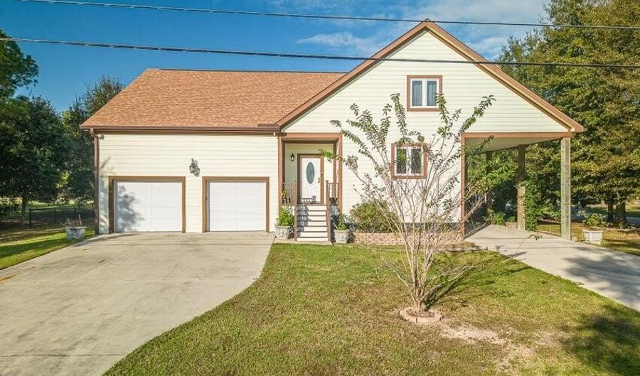 13 Chantilly Ter, Bay St. Louis, MS 39520 - 4 Beds, 3 Bath