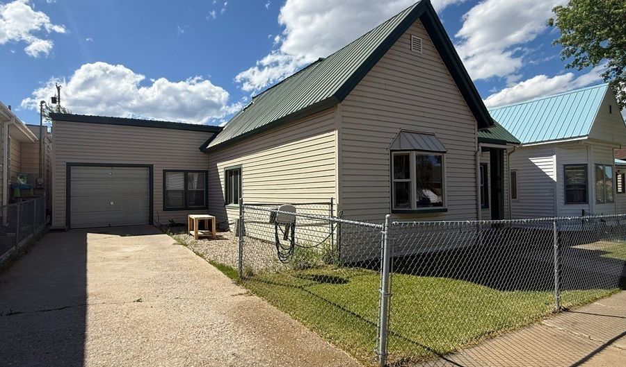 616 Cedar St, Anaconda, MT 59711 - 3 Beds, 1 Bath