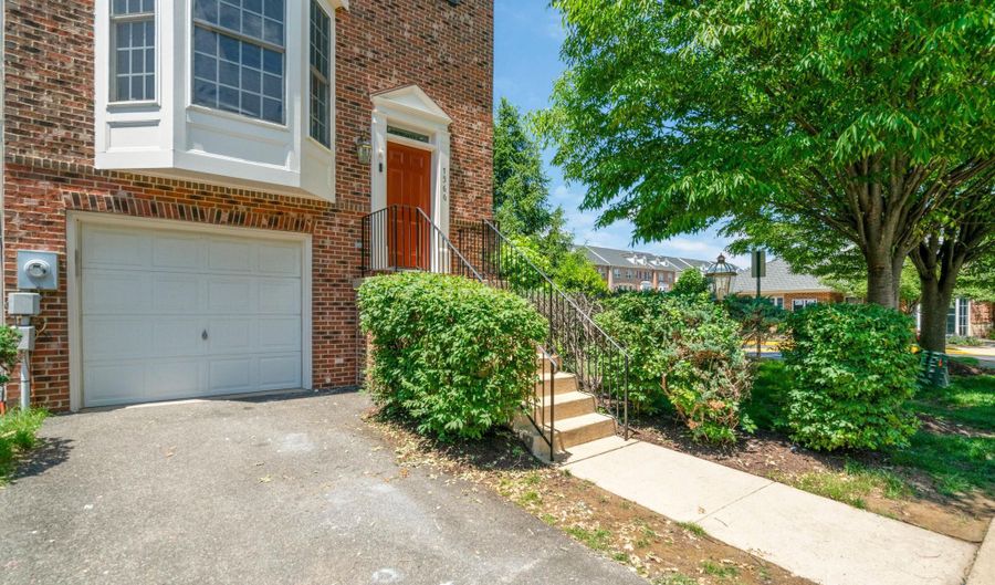 7566 GREY GOOSE Way, Alexandria, VA 22306 - 4 Beds, 4 Bath