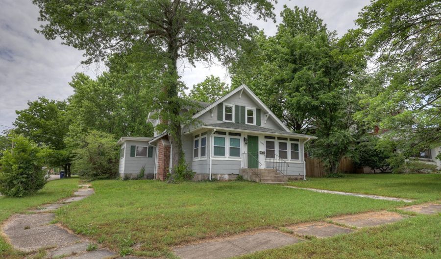 1643 Washington Ave, Baxter Springs, KS 66713 - 4 Beds, 2 Bath