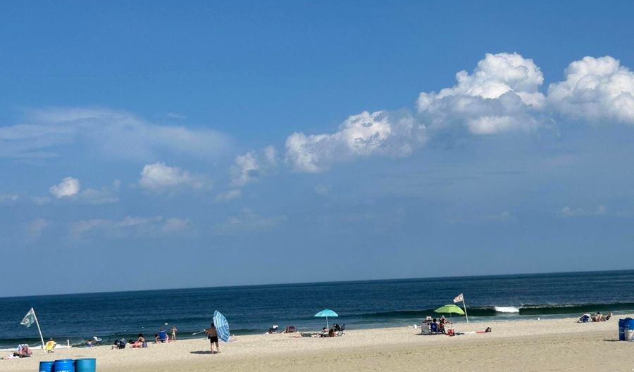 435 Norwood Ave, Avon By The Sea, NJ 07717 - 3 Beds, 2 Bath