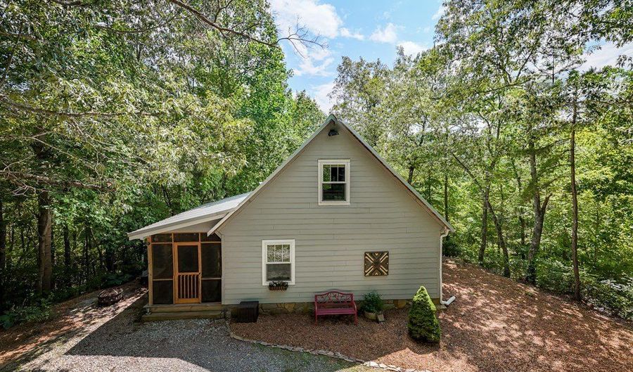 292 Wolf Creek Hts, Almond, NC 28702 - 2 Beds, 2 Bath