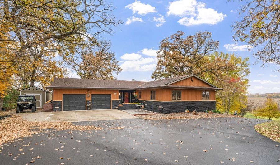 74500 240th St, Albert Lea, MN 56007 - 3 Beds, 3 Bath