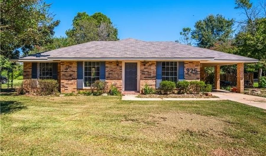 925 OLA Ln, Alexandria, LA 71303 - 3 Beds, 2 Bath