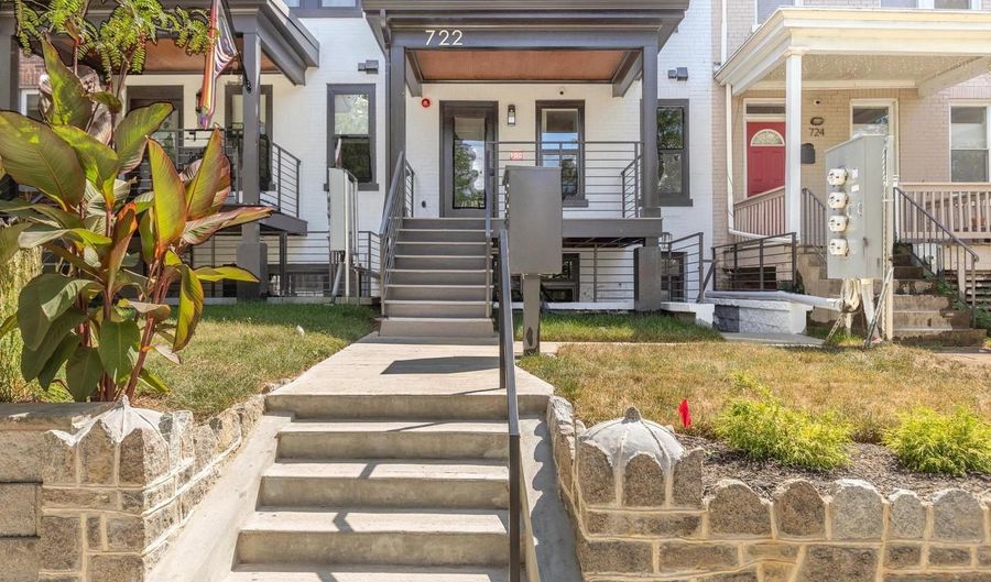722 KENYON St NW #1, Washington, DC 20010 - 3 Beds, 3 Bath