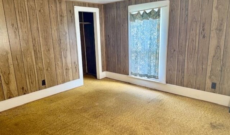 1108 Frank St, Adrian, MI 49221 - 4 Beds, 1 Bath