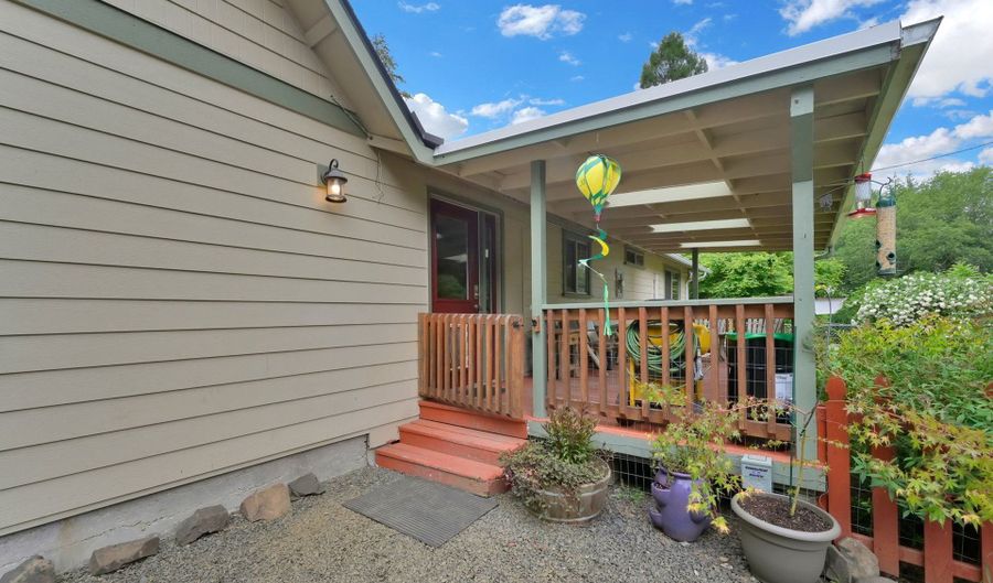 86680 TERRITORIAL Hwy, Veneta, OR 97487 - 3 Beds, 2 Bath