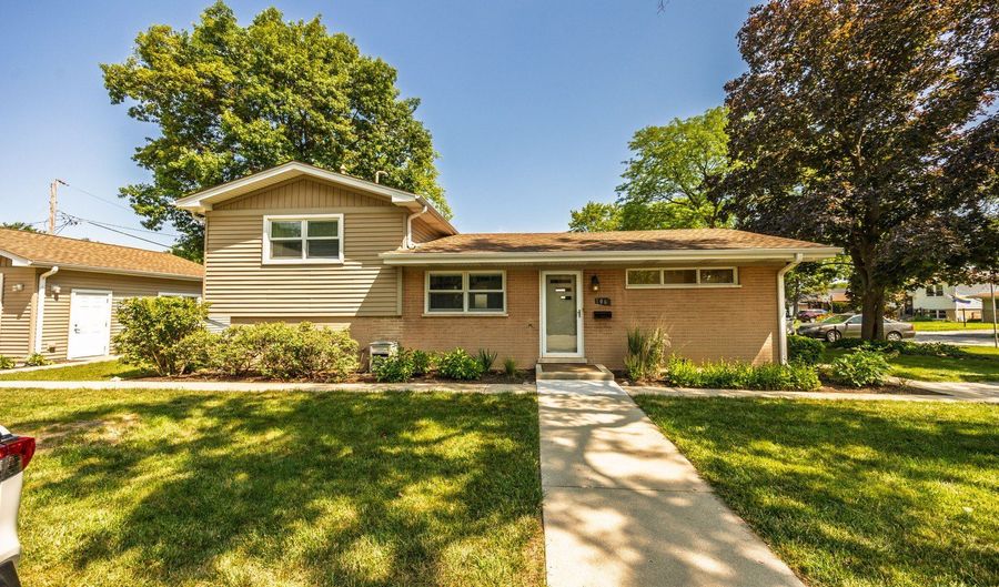 106 W Cedar St, Arlington Heights, IL 60005 - 3 Beds, 2 Bath