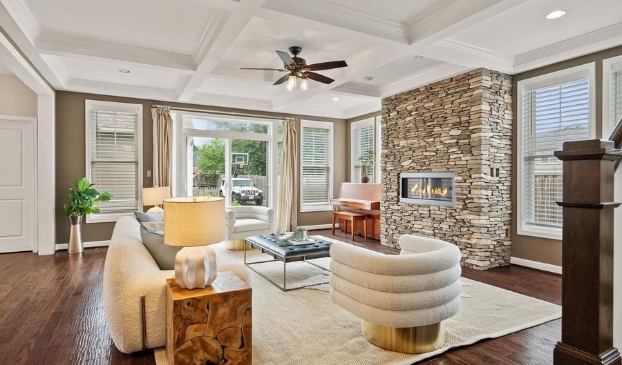 4798 VIRGINIA St, Alexandria, VA 22312 - 5 Beds, 6 Bath