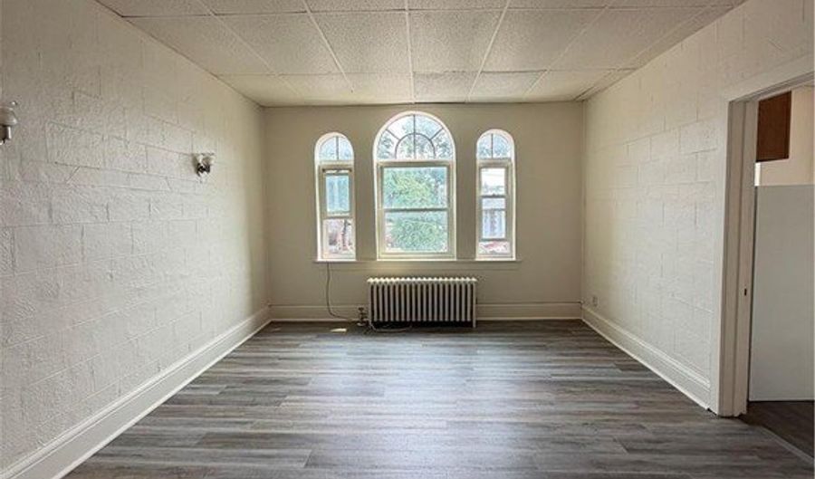 222 S 15th St 10, Allentown, PA 18102 - 1 Beds, 1 Bath
