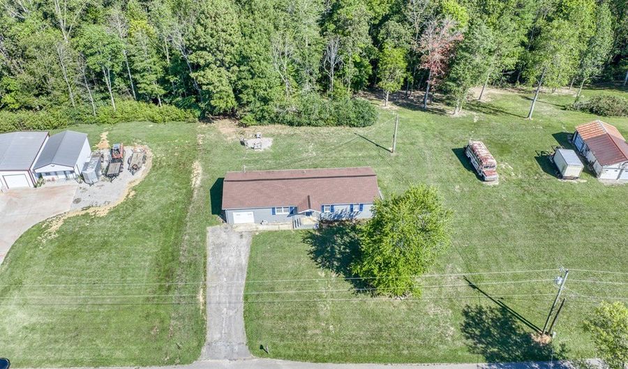 4871 New Window Cliff Rd, Baxter, TN 38544 - 3 Beds, 2 Bath