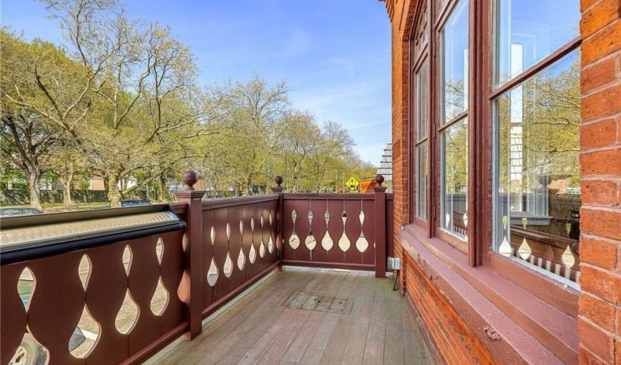 3 Memorial Blvd, Newport, RI 02840 - 0 Beds, 3 Bath