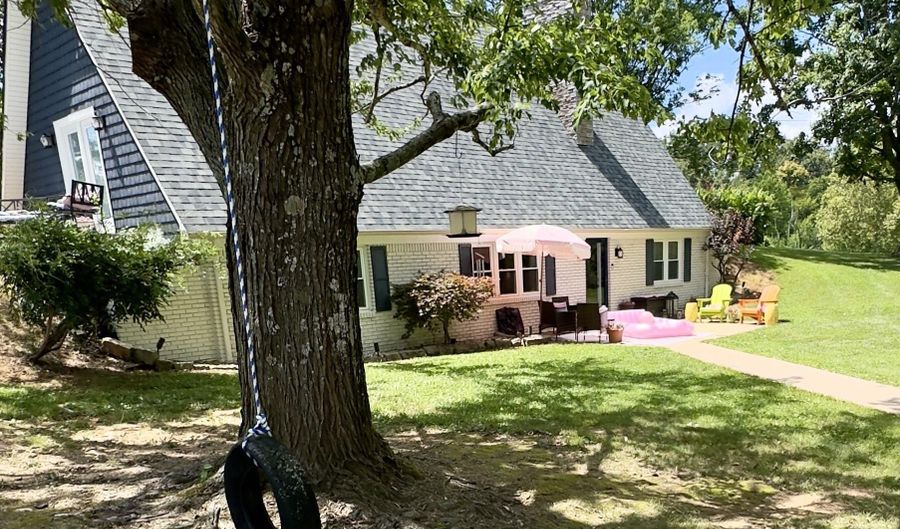 7120 N 127 Hwy, Albany, KY 42602 - 4 Beds, 2 Bath