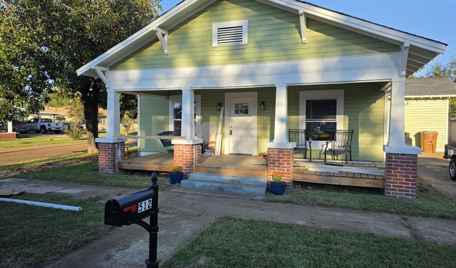 512 N 5th St, Amory, MS 38821 - 3 Beds, 2 Bath