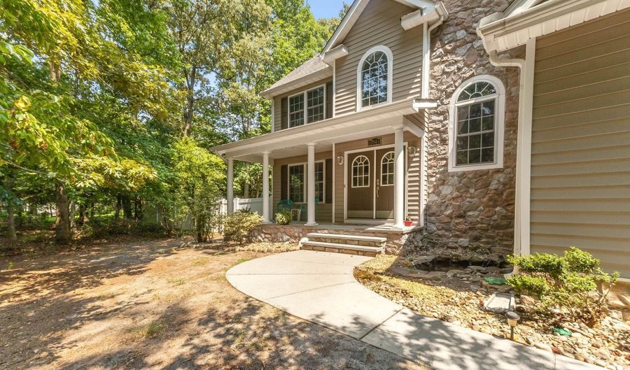 17644 MEADOW Dr, Bridgeville, DE 19933 - 4 Beds, 3 Bath