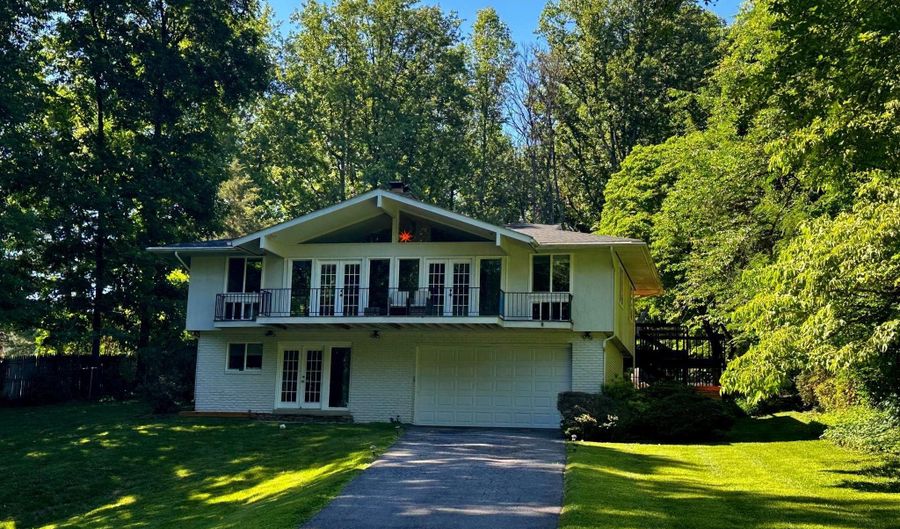 6900 HEATHERHILL Rd, Bethesda, MD 20817 - 4 Beds, 4 Bath