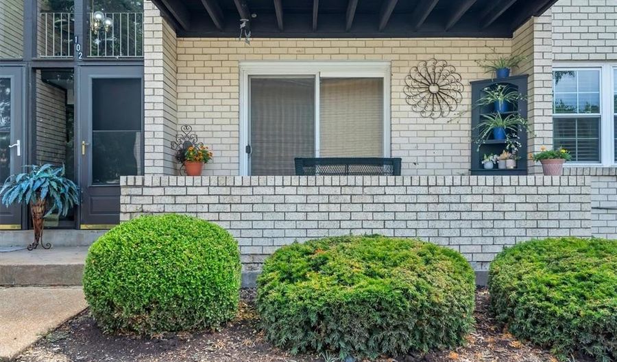102 A Shadalane Walk A, Ballwin, MO 63011 - 2 Beds, 2 Bath