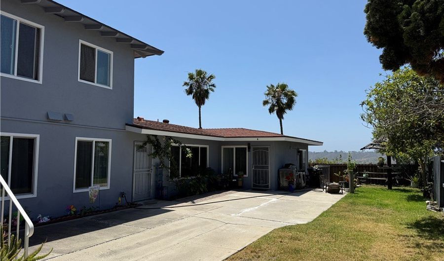 332 S El Camino Real, Oceanside, CA 92058 - 7 Beds, 4 Bath