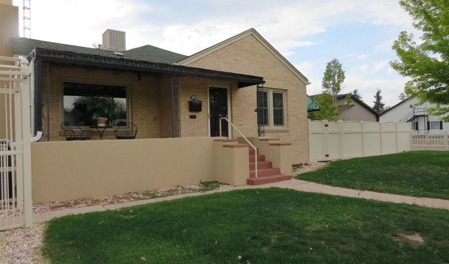 3820 CENTRAL Ave, Cheyenne, WY 82001 - 3 Beds, 2 Bath