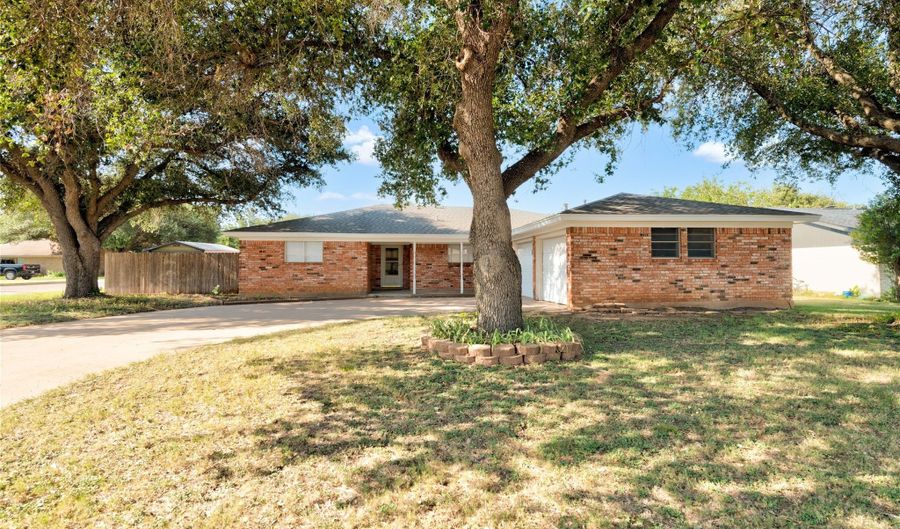 3125 Winterhawk Dr, Abilene, TX 79606 - 3 Beds, 2 Bath
