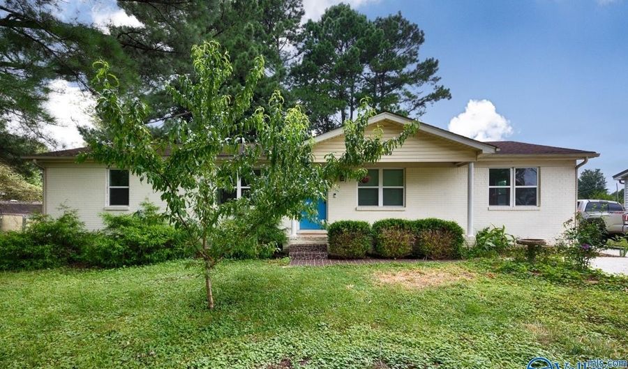 29469 8th Ave E, Ardmore, AL 35739 - 3 Beds, 2 Bath