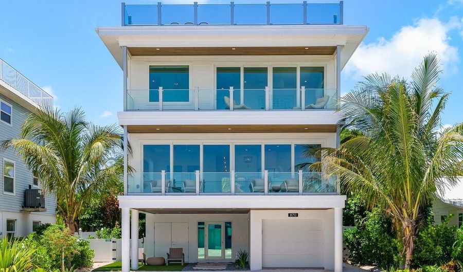 870 N SHORE Dr, Anna Maria, FL 34216 - 4 Beds, 5 Bath